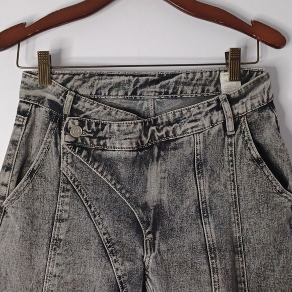 Stylish Gray Women's Jeans - Picture 7 of 13